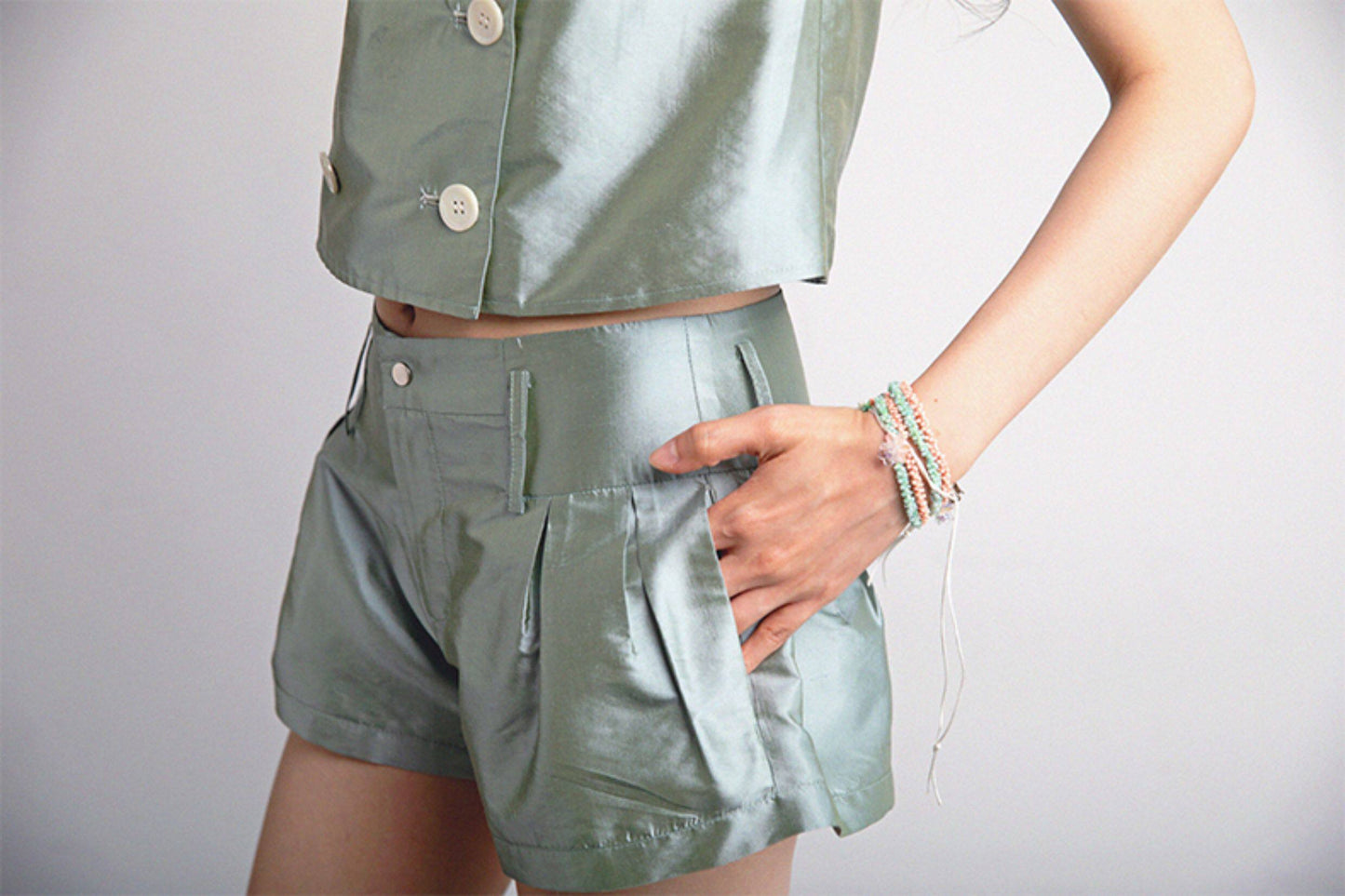 <cheap art label> Silk Low-Rise Shorts