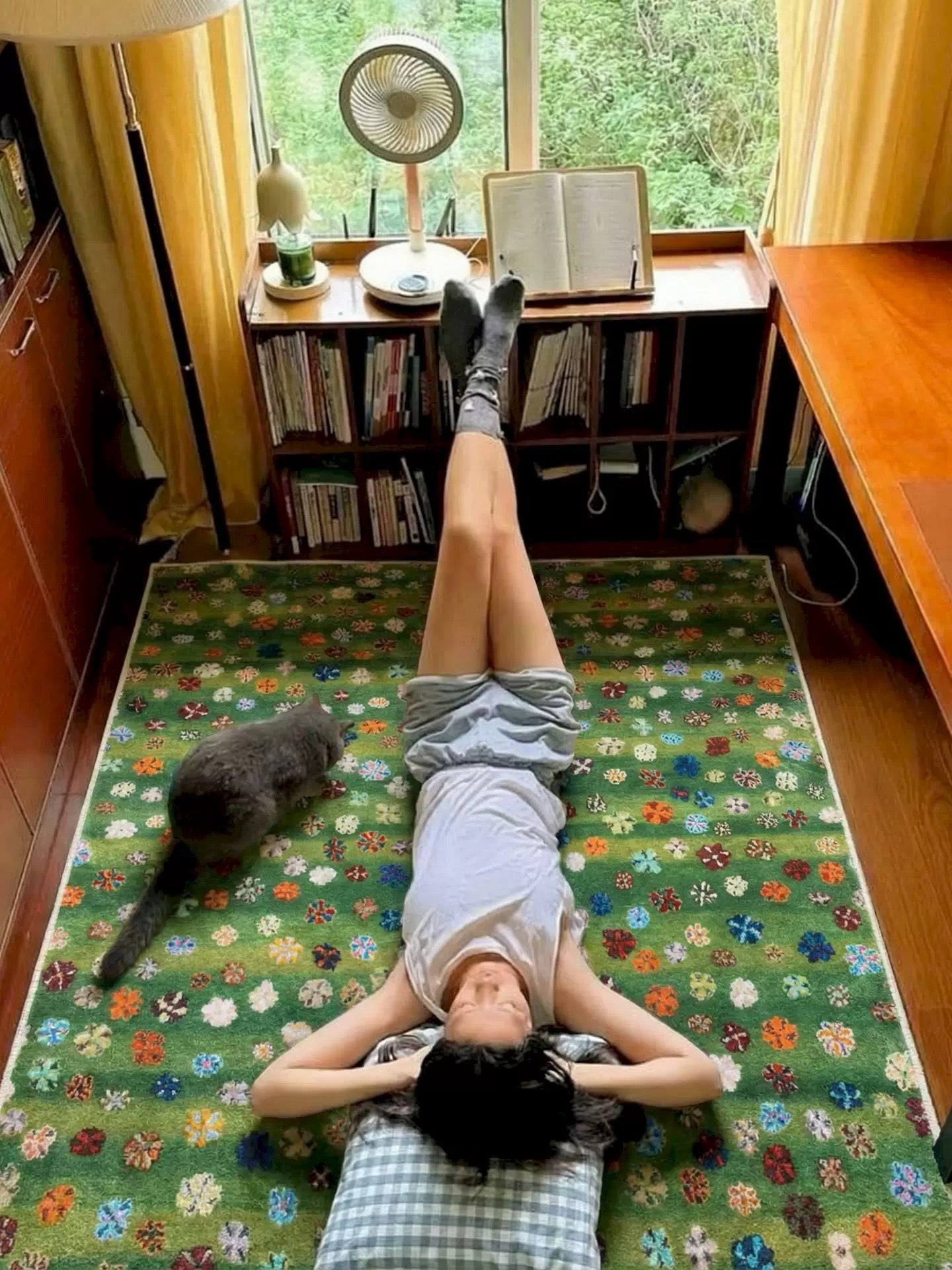 【TRIPPY】小花柄ラグ