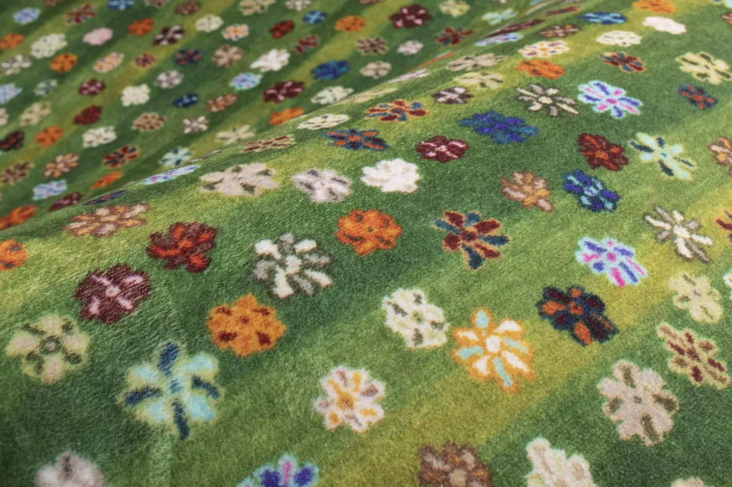 【TRIPPY】小花柄ラグ