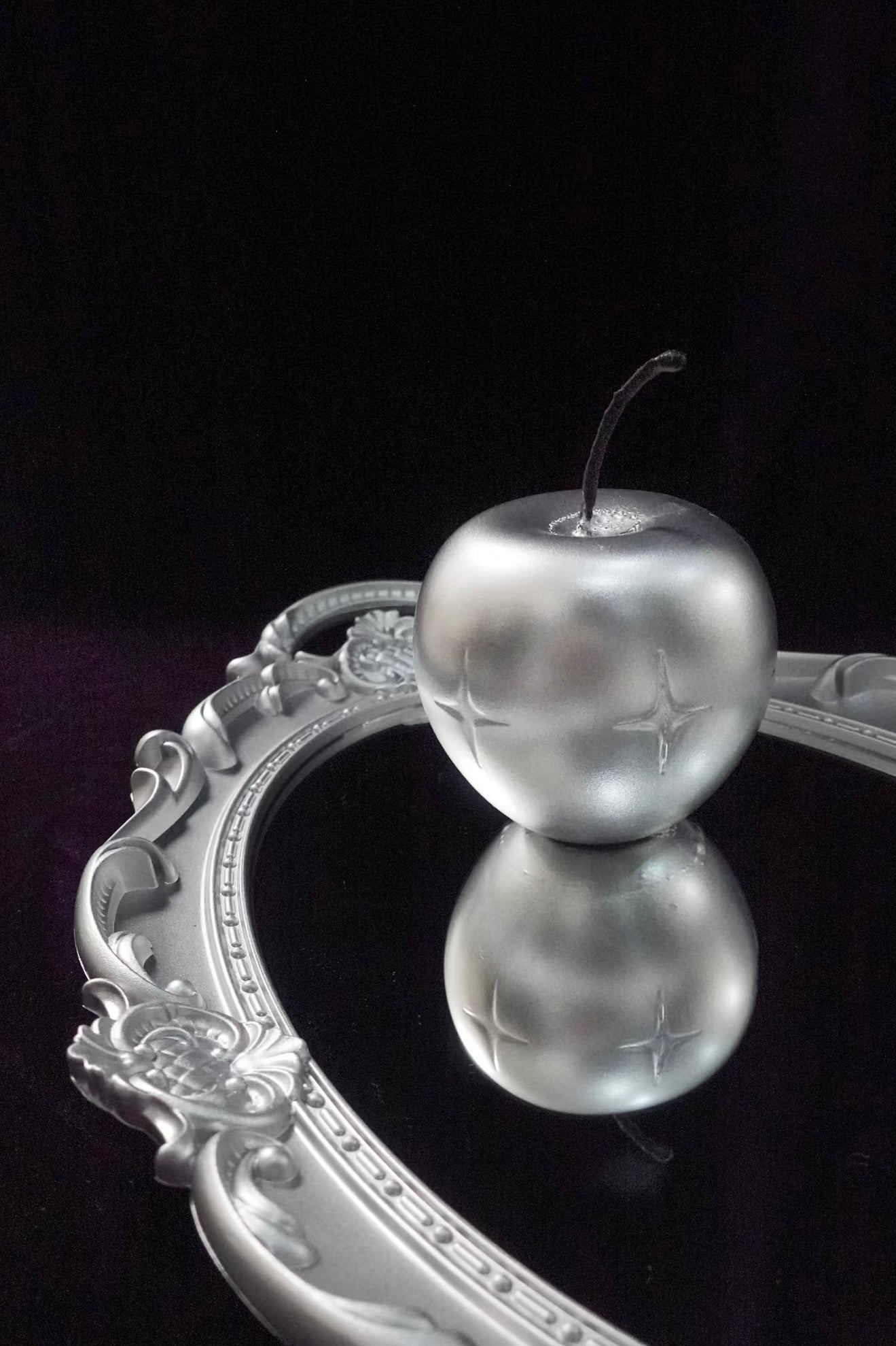 【LAB SUPERNOVA】イズンの銀の林檎 アロマキャンドル