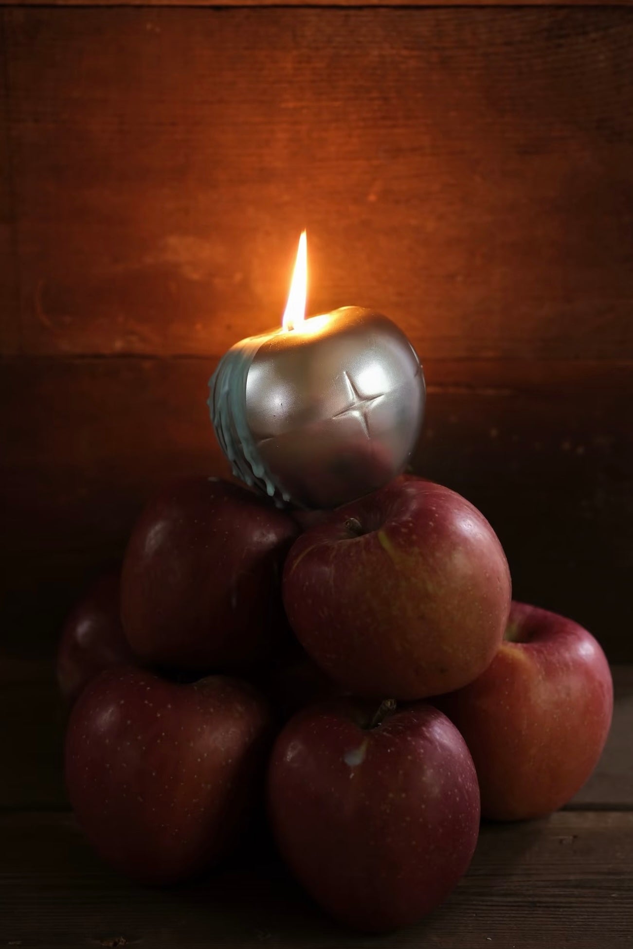 【LAB SUPERNOVA】イズンの銀の林檎 アロマキャンドル