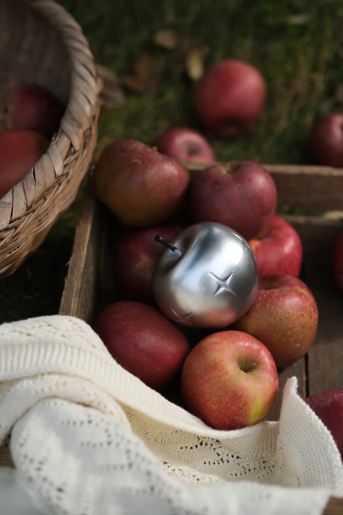 【LAB SUPERNOVA】イズンの銀の林檎 アロマキャンドル