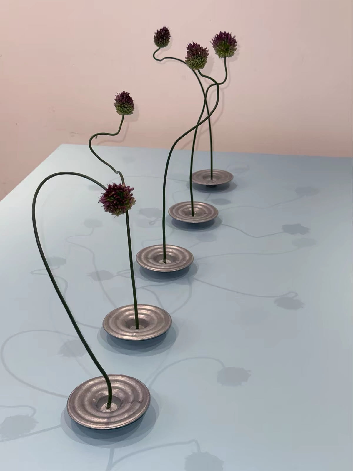 <URFF DECO> 波紋金属花器 一輪挿し 剣山付き 侘寂フラワーベース | Wabi-Sabi Ripple Flower Vase